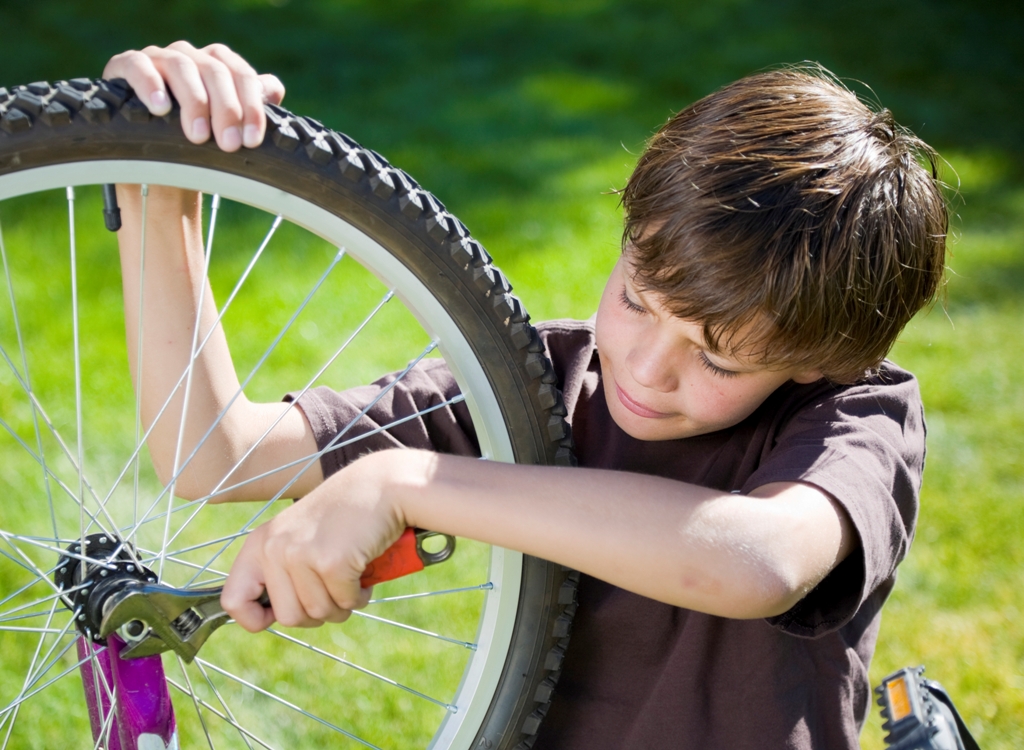 Parents urged to Teach Children Good Tyre Habits - KiD Fixing Bike