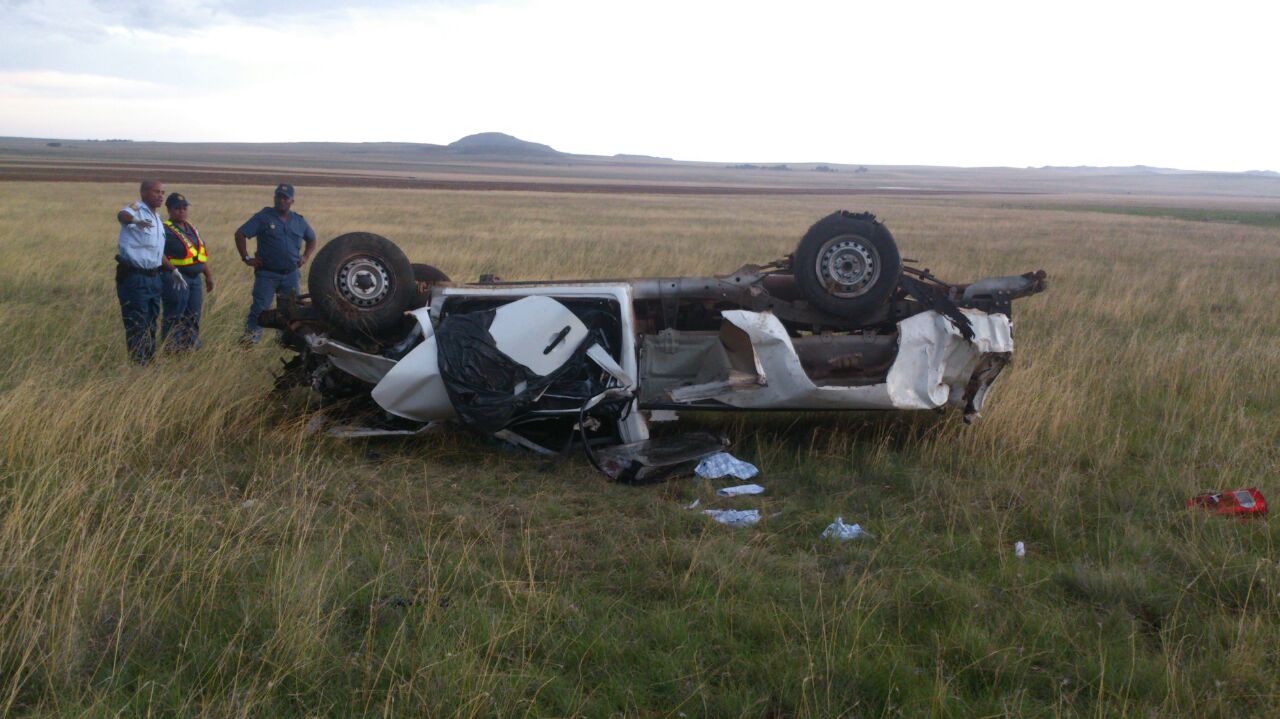 Three killed in Free State vehicle rollover crash on the N6 near Smithfield