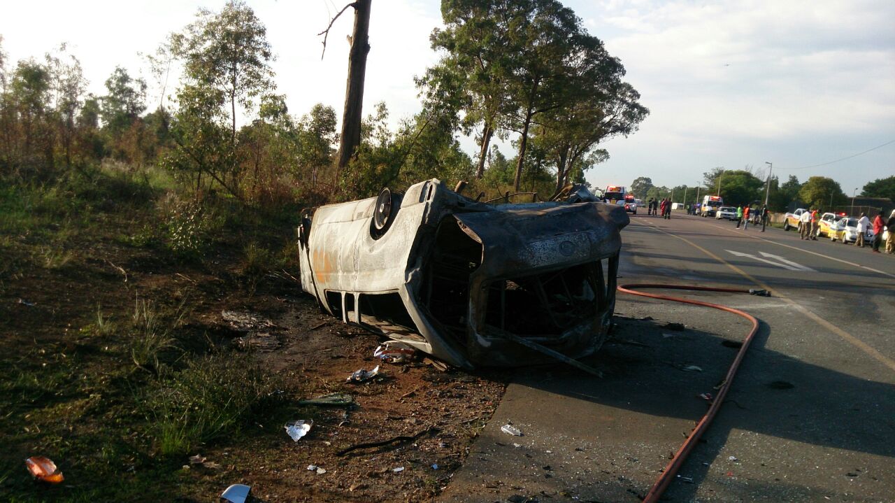 Six killed in horror collision between taxi and Ford Ranger at Olifantsfontein
