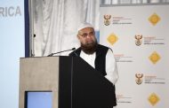 MEC Ismail Vadi on R500 sinkhole repairs