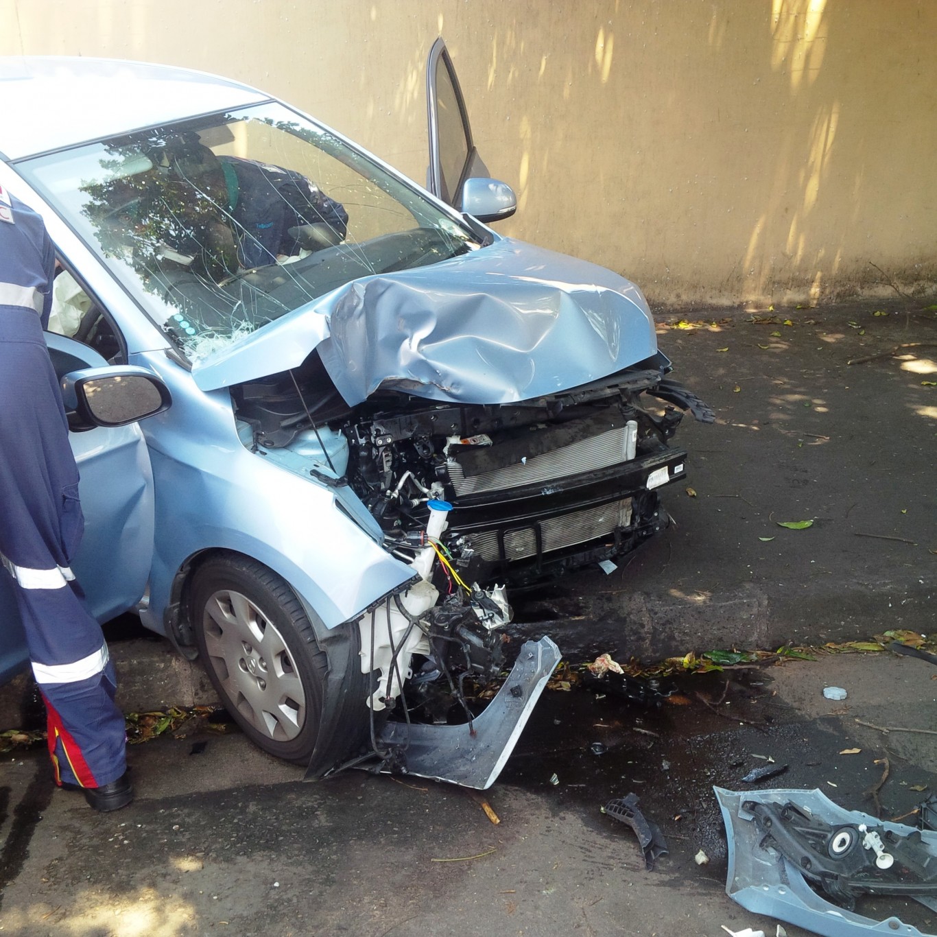 Bloemfontein road crash leaves four injured