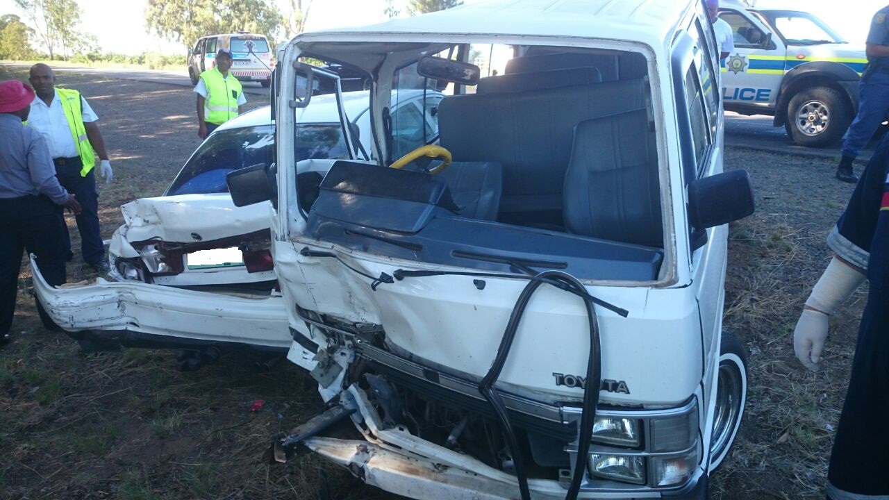 Bloemfontein road crash leaves four injured