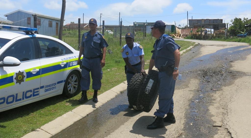 East London Hawks members bust tyre thieves