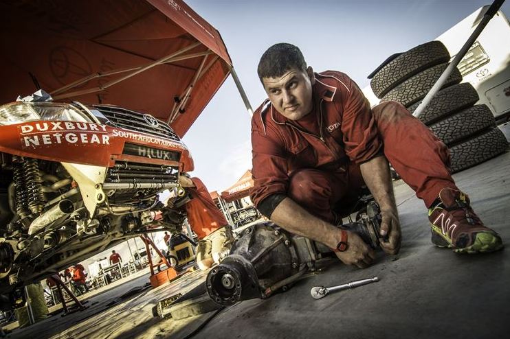 Poulter improves and De Villiers holds steady on Stage 4 Dakar 2015