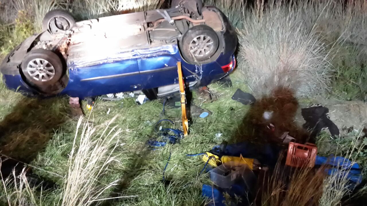 Man injured in vehicle rollover on Ontdekkers road in Witpoortjie, Roodepoort