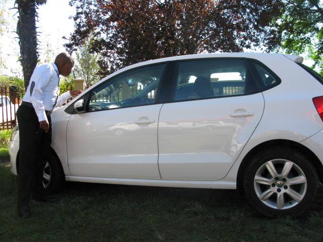 Three arrested attempting to smuggle abalone in stolen car into Lesotho