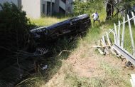 13 Injured as taxi crashes through palisade fence on Sunderland Road in Bellair