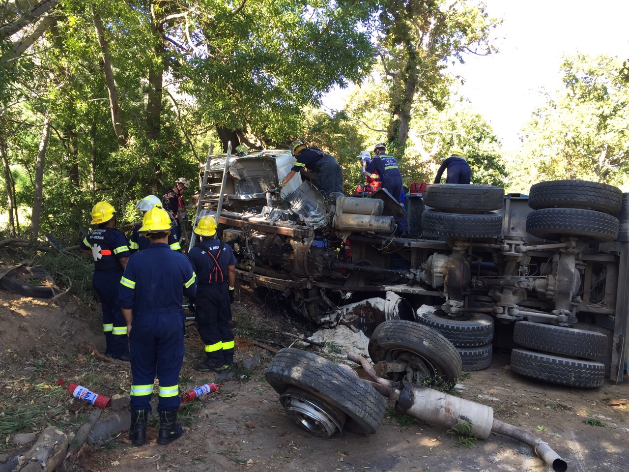 One dead after truck crash on Houtbay Main Road in Hout Bay