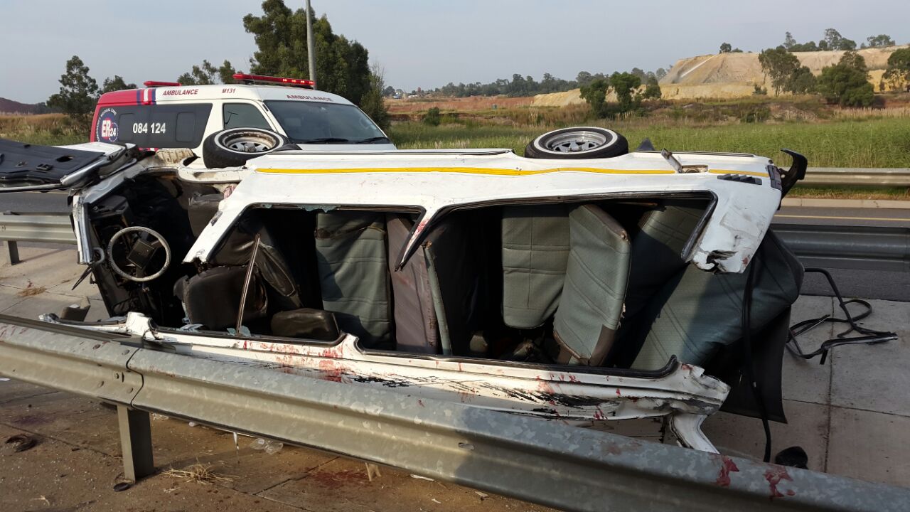 Taxi collision leaves one dead, thirteen injured