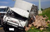 Truck collides with 2 cars Durban