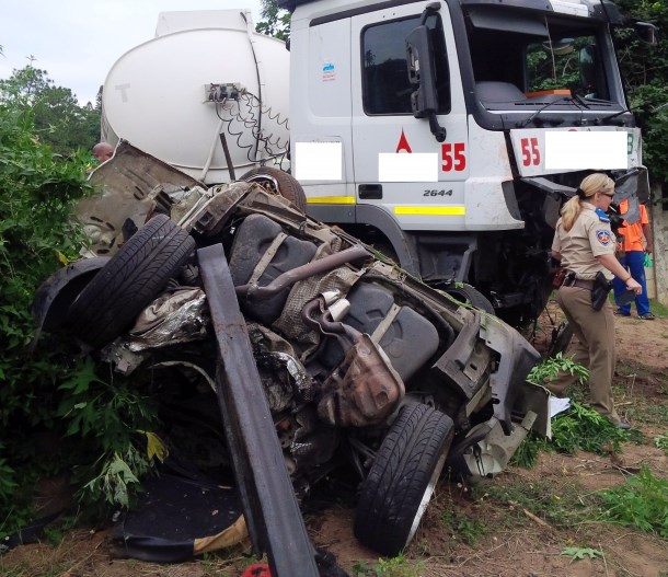 Woman killed in Head on collision Durban