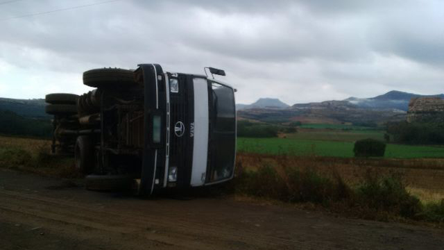45 Injured when truck rolled on a farm at Fouriesburg in the Free State