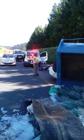 Bakkie overturns, injuring two