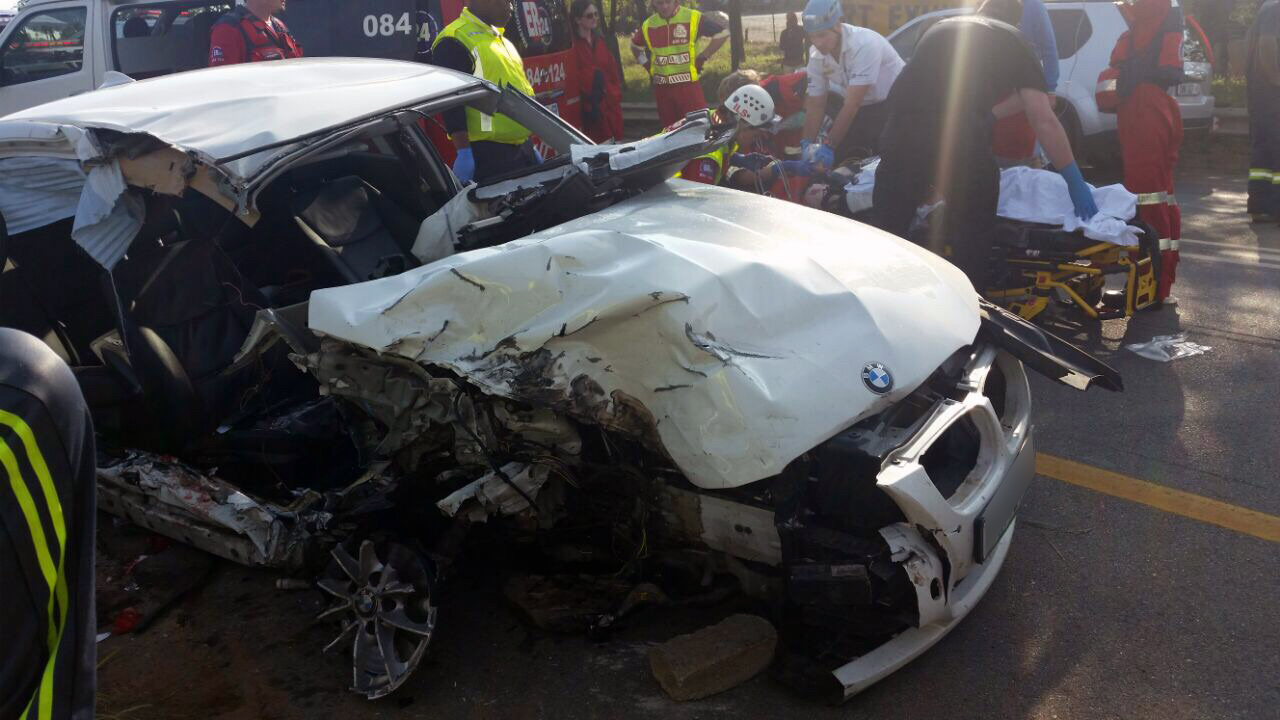 Man airlifted after head- on collision on the R512 near Broederstroom