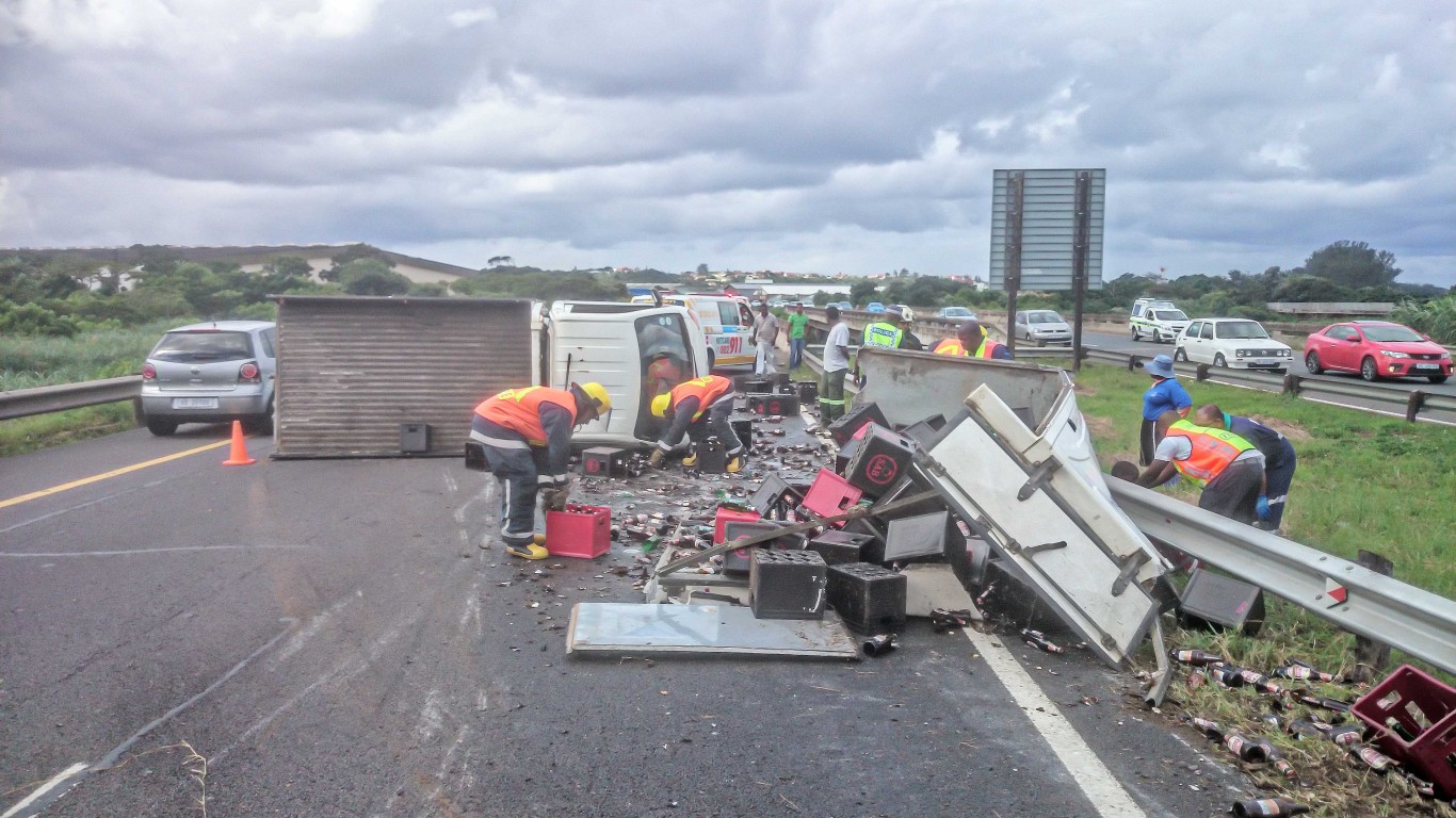 N2 Twini Hill vehicle rollover leaves two injured