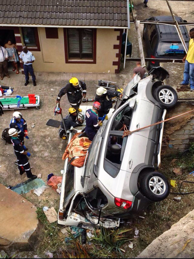 Avoca hills road crash leaves 6 injured