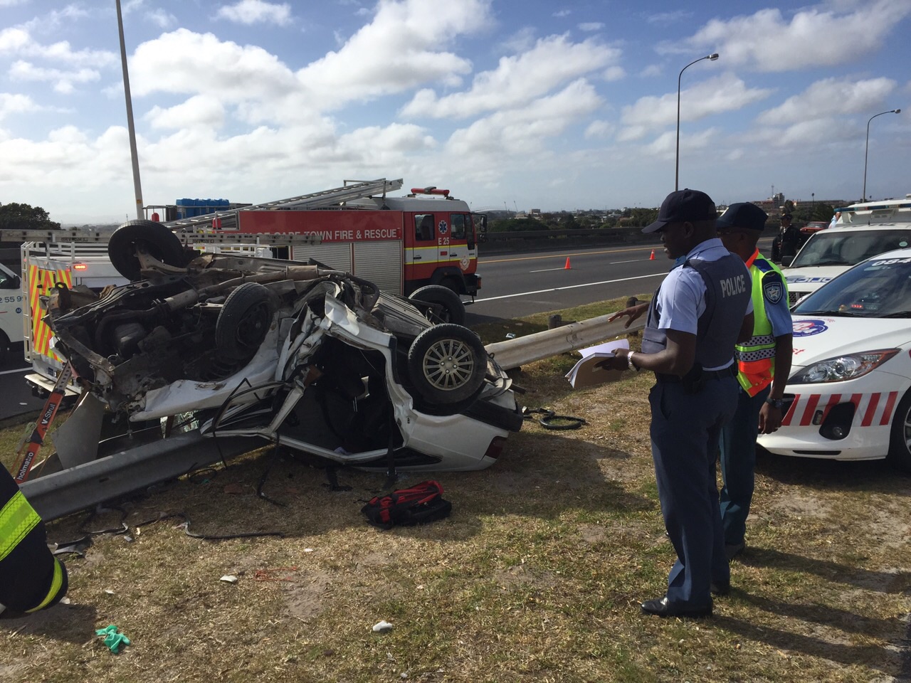 Man entrapped, sustains serious injuries on the M5 Rondebosch