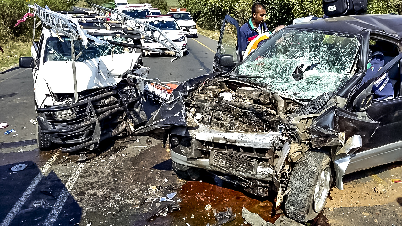 Two injured in head-on collision along the R102 in Shakaskraal