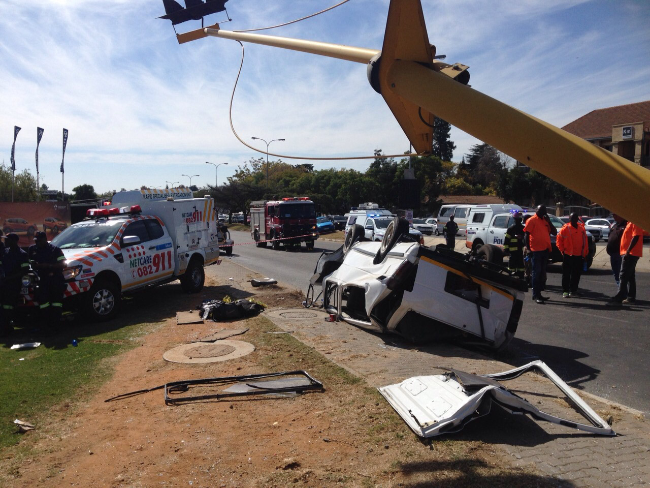 Bryanston William Nicol Drive crash leaves one dead and sixteen injured