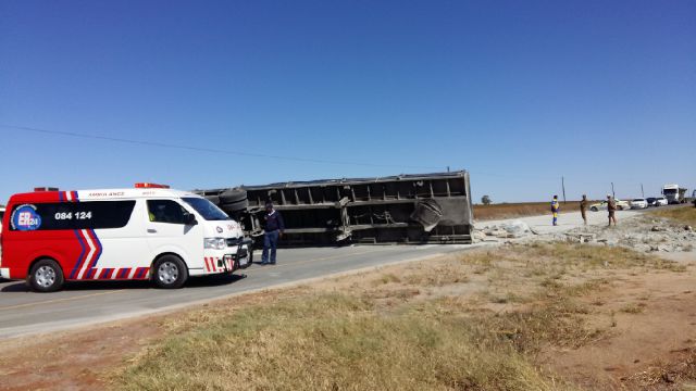 Two injured in two truck collision on the N14 outside of Carletonville