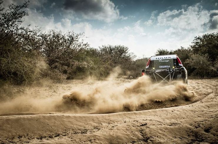 Castrol Team Toyota dominates on day one of Desert race