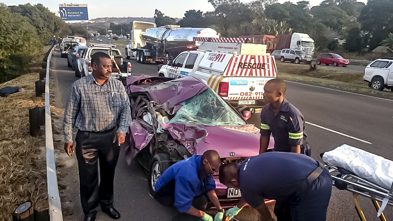 N3 Pinetown crash leaves one dead - 7 injured