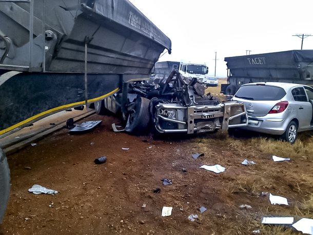 N12 Ventersdorp accident leaves two dead 3