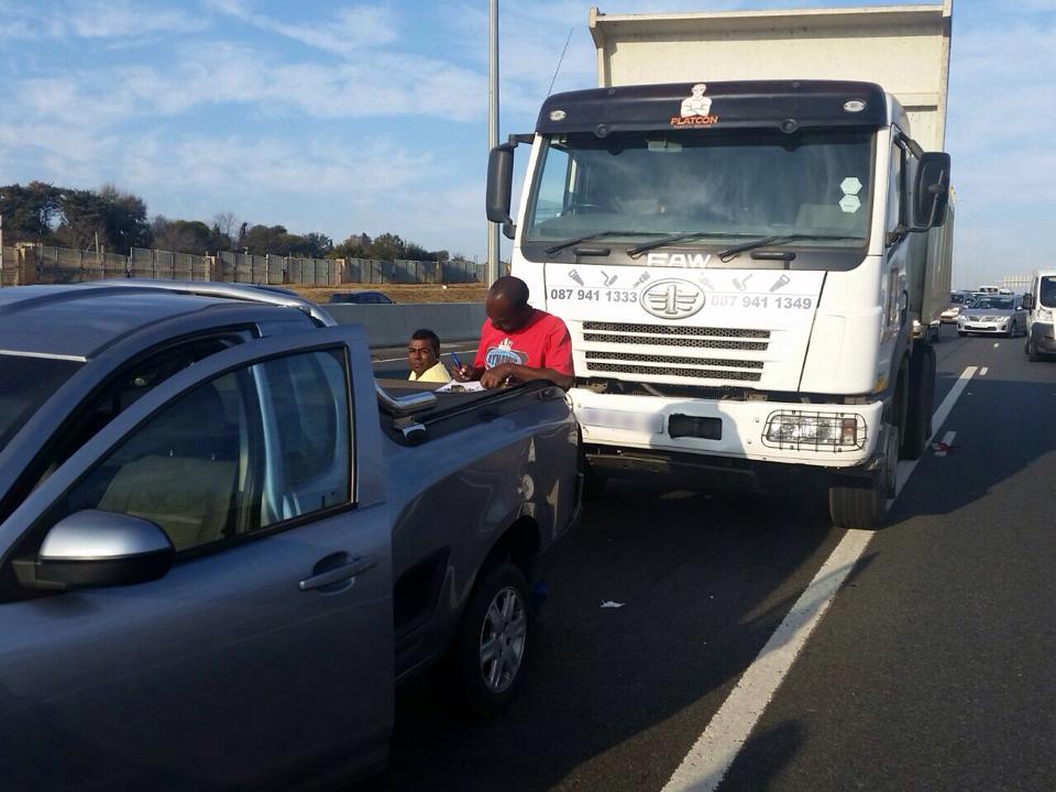 One injured when truck rear-ended a car on the N1 near Beyers Naude