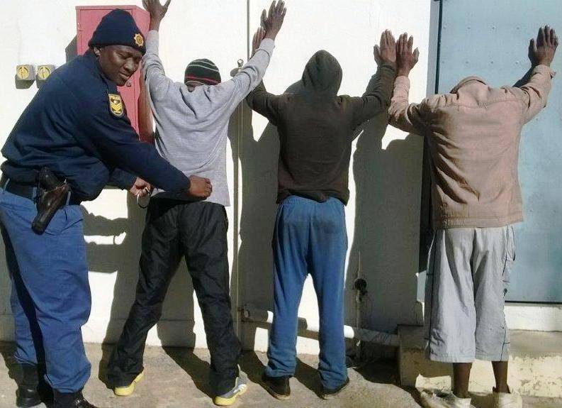 Suspects in tuck shop robbery arrested in Windserton