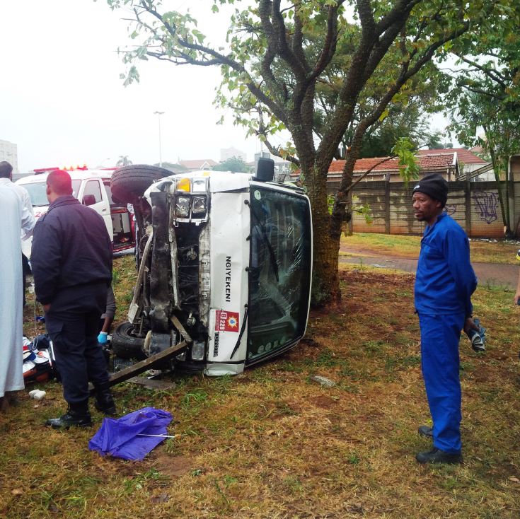 Taxi overturns hitting pedestrians on Berea Road