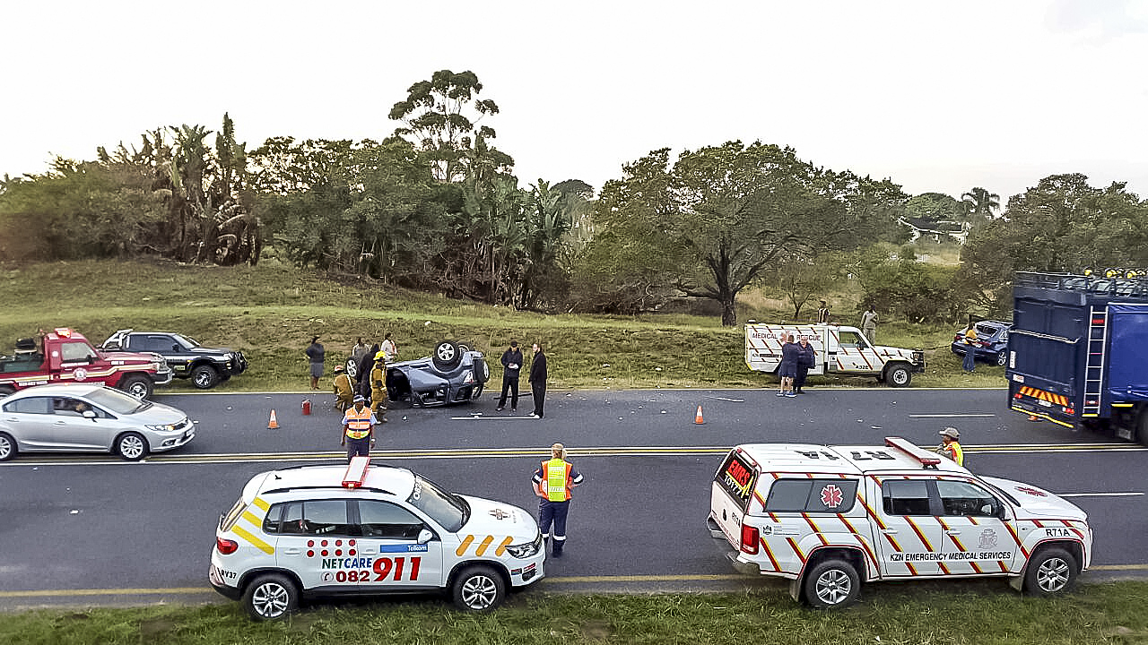 Three people injured in road crash on the R61 near the Uvongo off ramp