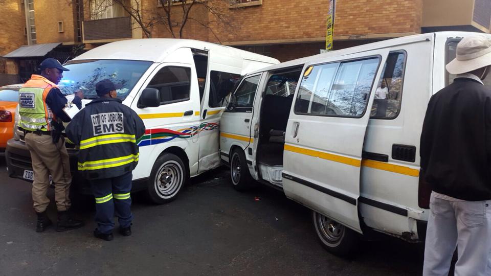 21 Injured in collision at intersection in Hillbrow