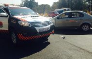 Drivers sustain minor injuries in collision at intersection in Parktown
