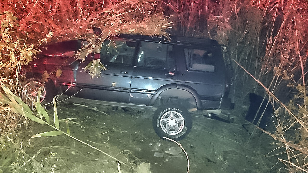 Scottburgh R102 road crash leaves one seriously injured