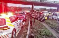 Durban N2 taxi rollover leaves 15 injured