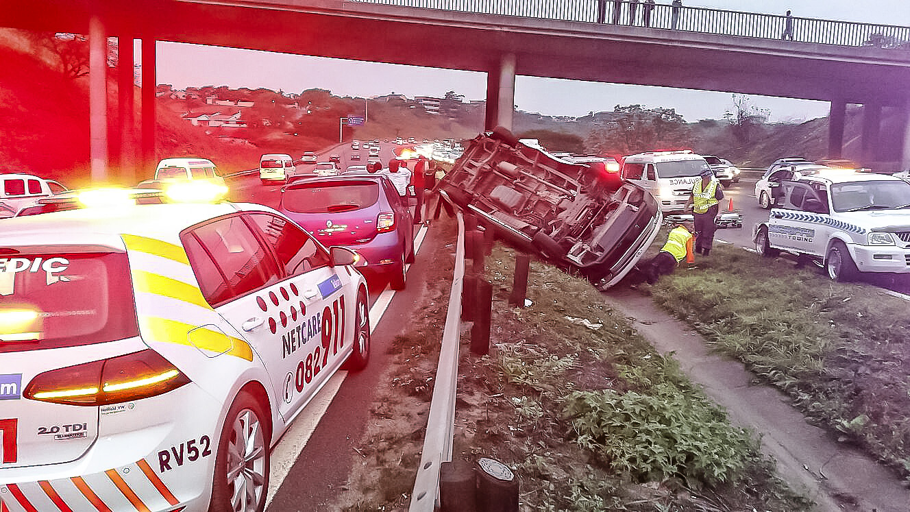 Durban N2 taxi rollover leaves 15 injured