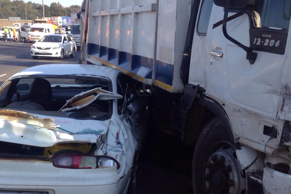 Multiple vehicle collision after driver of dustbin truck loses control