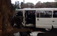 11 Injured as taxi crashes into wall in Parktown