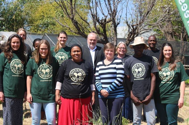 Jenny Mare, GM for Corporate Affairs and Leon Theron GM for Customer Service Technical and Field operations join the Food and Trees for Africa team