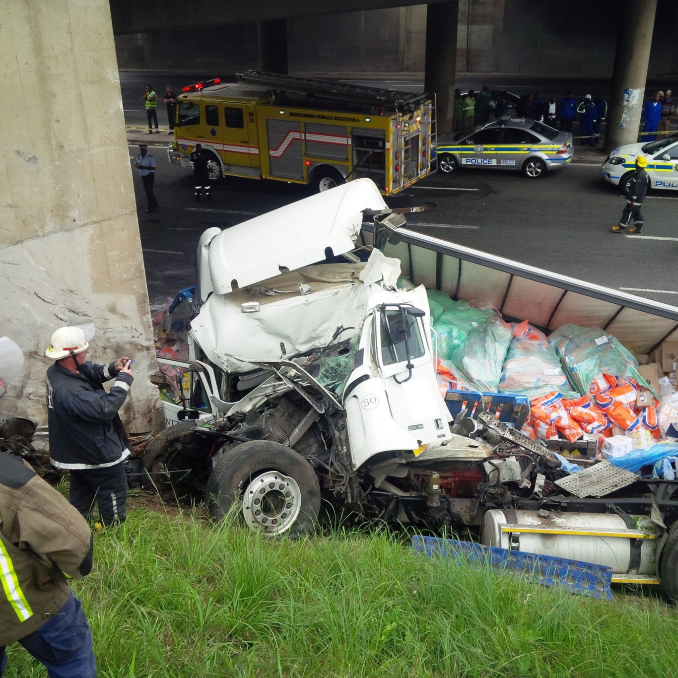 2 killed in major crash on M7, Durban