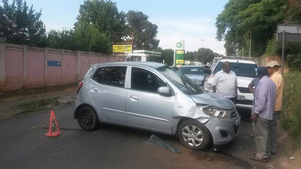 One injured after car allegedly skipped stop street in Kew