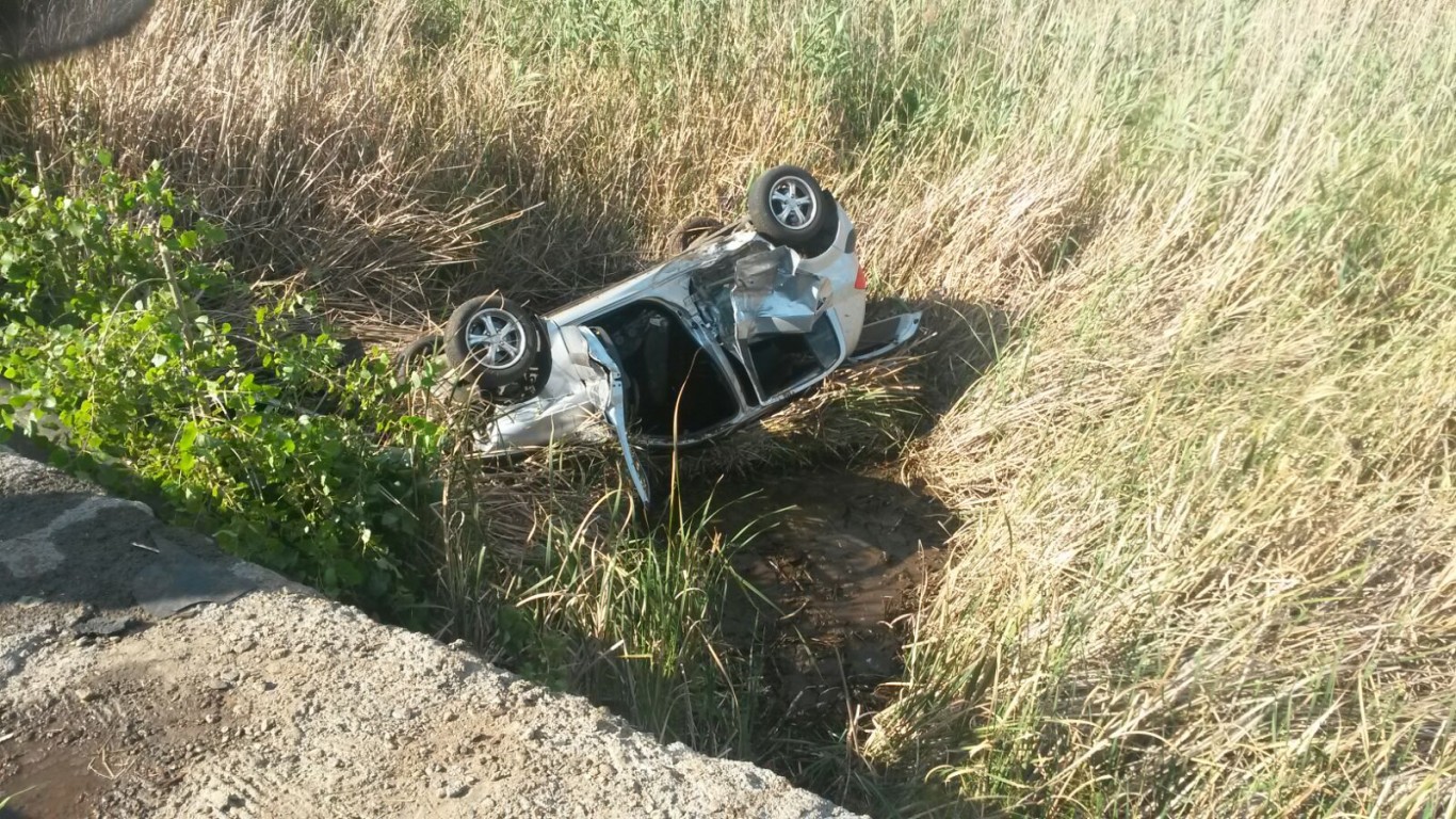 Two toddlers injured when vehicle rolled on N12 in Benoni