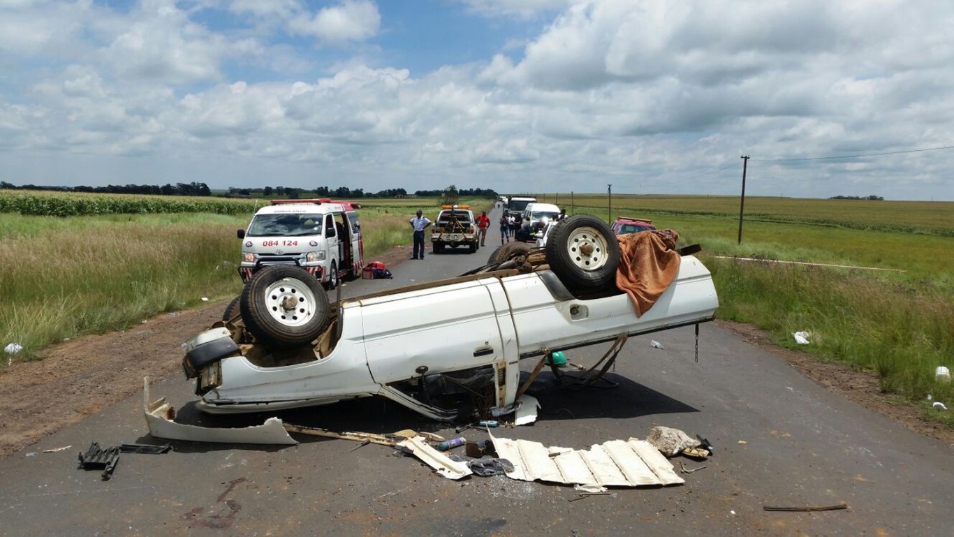 Bakkie overturns: Seven injured close to Middelburg