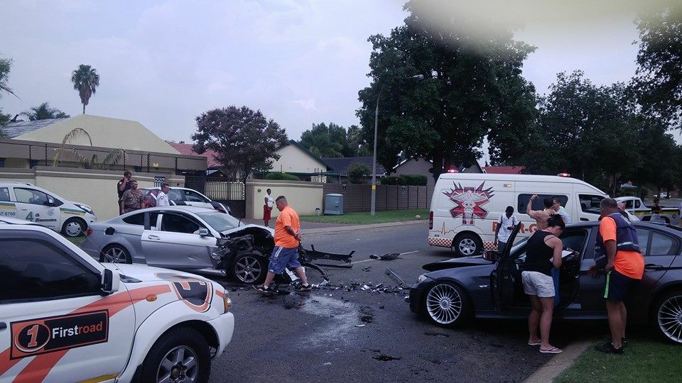 Three injured in crash on the corners of Peach and Die Vaal, in Brackenhurst