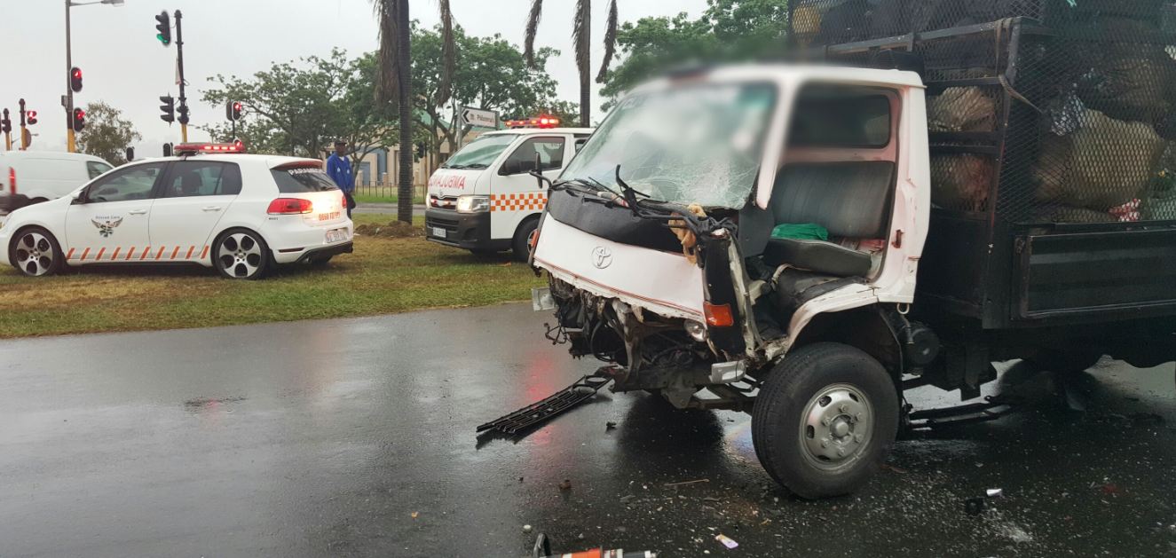 2 Entrapped in Truck crash on Locksley Drive, Sherwood in Durban