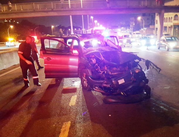 Driver dies after crashing into rear of truck near Tollgate Bridge