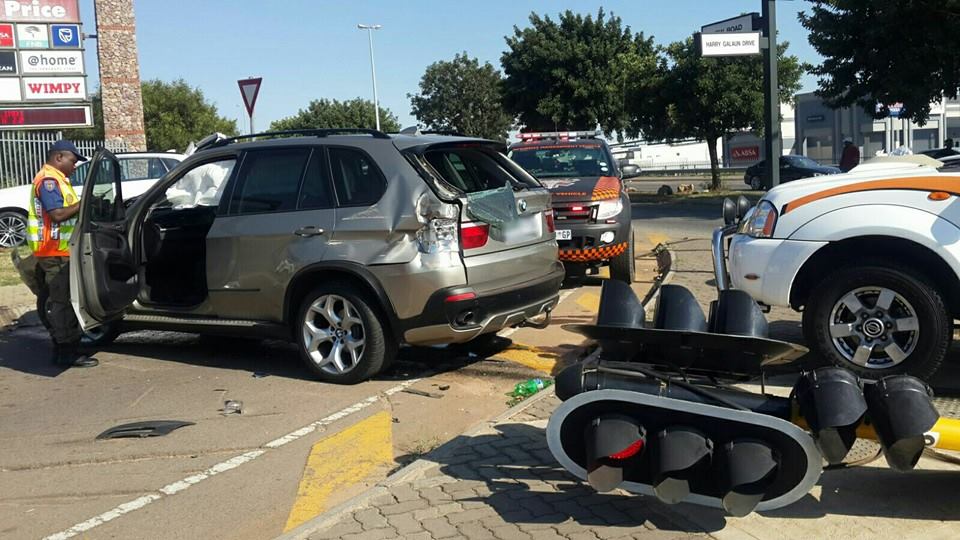 Brake failure blamed as truck crashes into 2 vehicles in Midrand