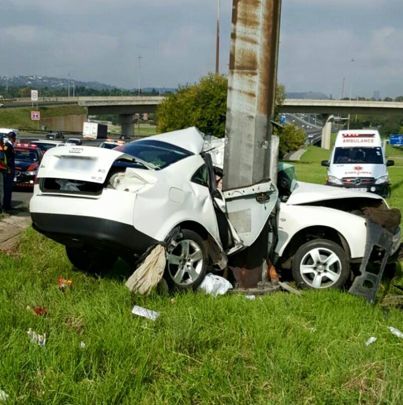 Fatal crash leaves vehicle wrapped around pole next to R24 Bedfordview Freeway