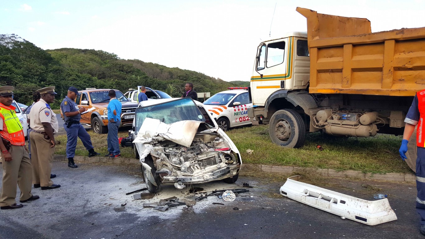 Winklespruit head-on collision leaves two injured