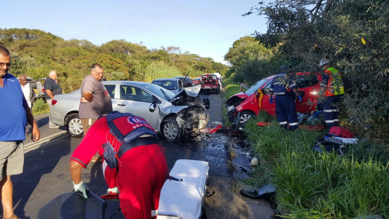 Three injured in head-on collision, Amanzimtoti